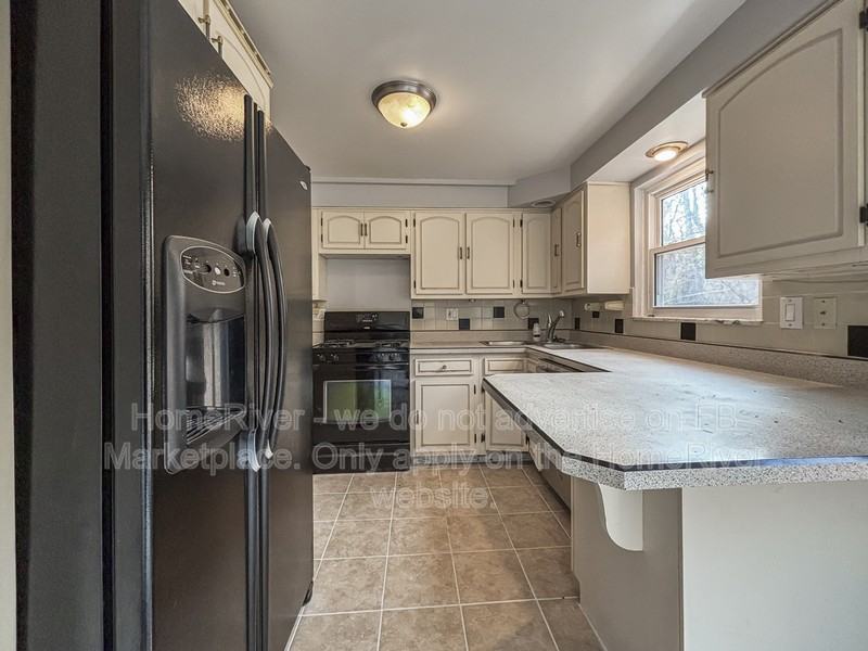 504 North St - Photo 3 of 18