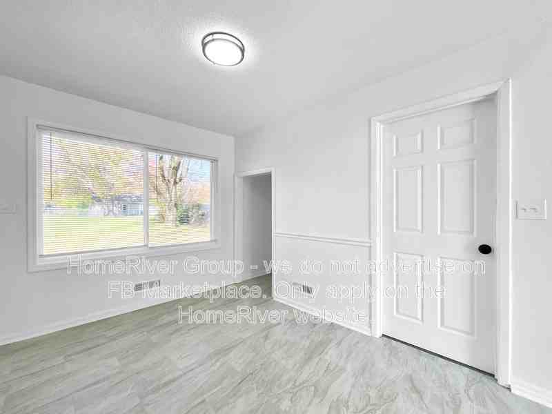 11114 Bristol Ter - Photo 3 of 20