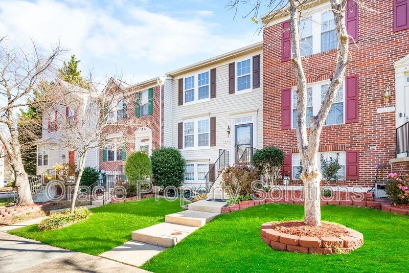 8605 Accokeek St - Photo 2 of 44