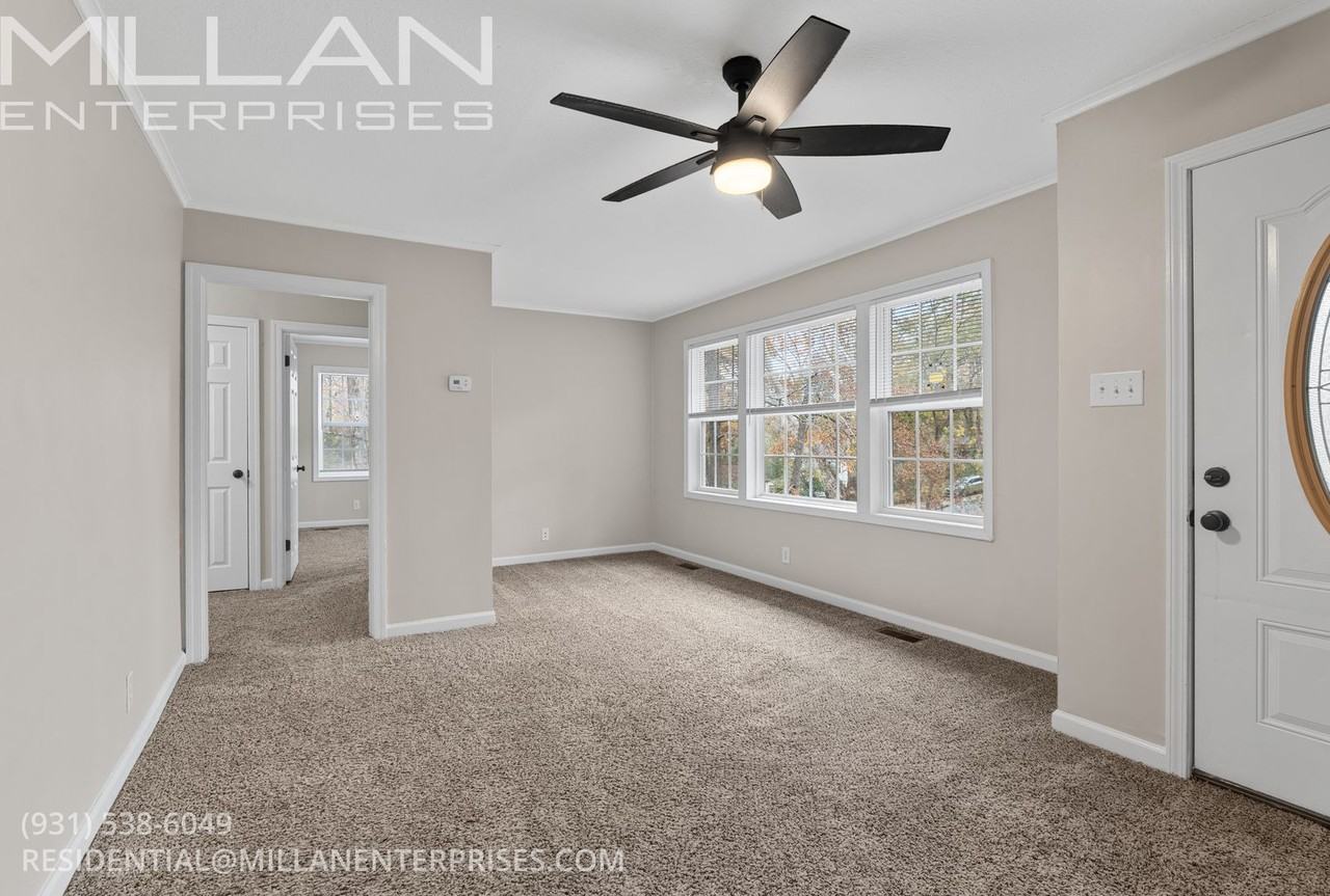 702 Woodlawn Dr - Photo 3 of 16