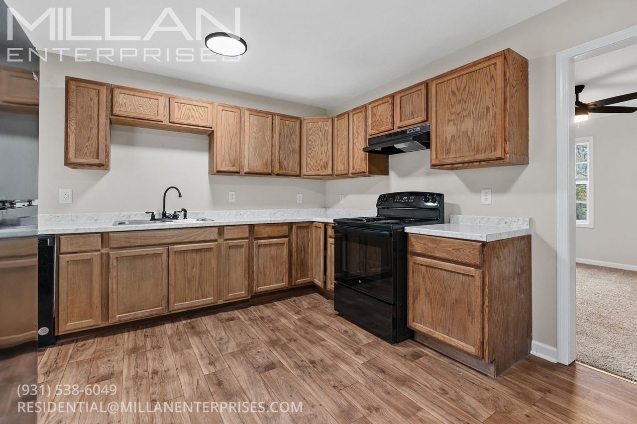 702 Woodlawn Dr - Photo 5 of 16