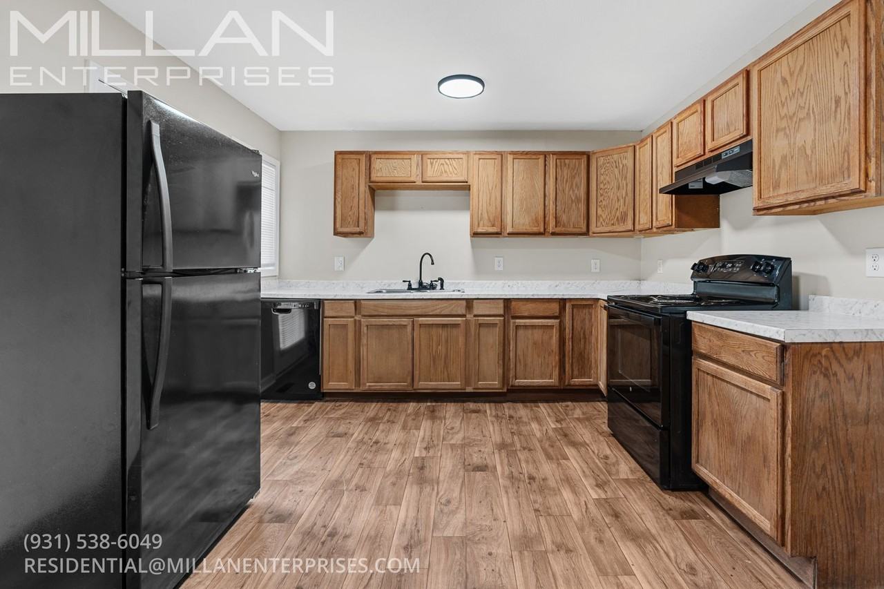 702 Woodlawn Dr - Photo 6 of 16