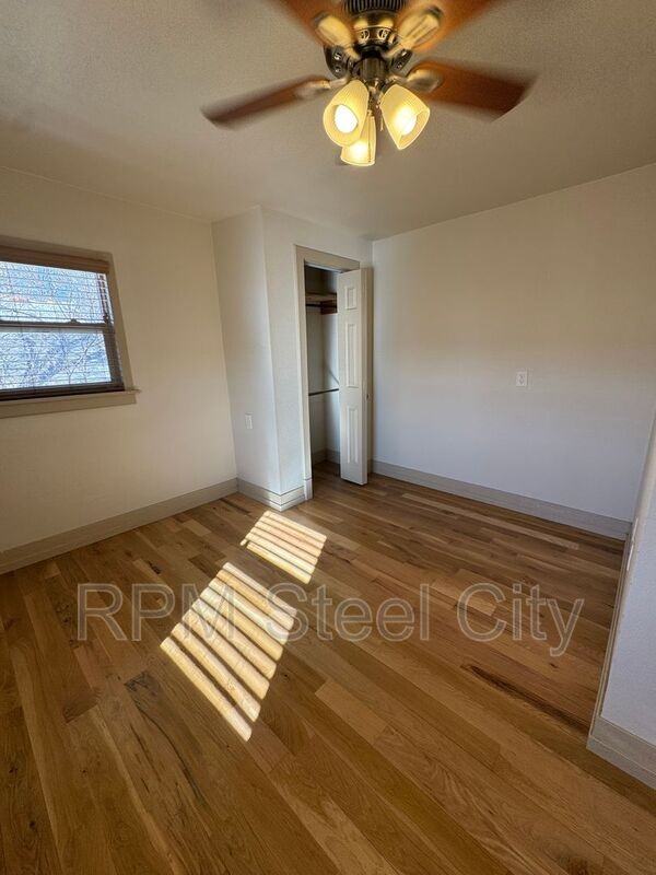 902 W 11th St #2 - Photo 7 of 8