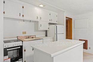 802 N Alvernon Way - Photo 1 of 1