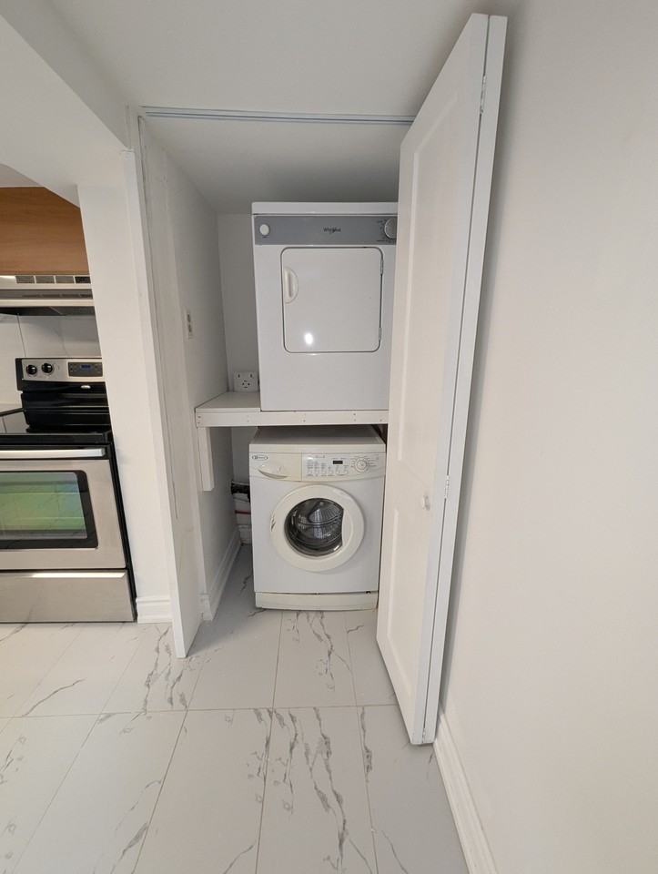 25 Seymour Avenue - Photo 4 of 17