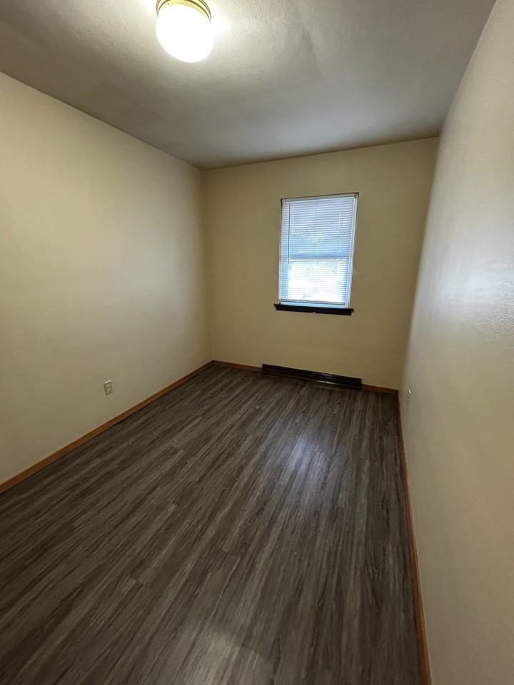 1102 Oxford Avenue ###7 - Photo 3 of 11