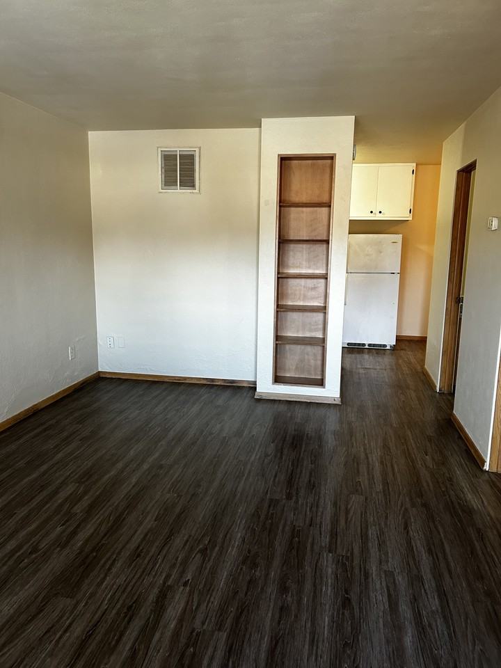 1102 Oxford Avenue ###7 - Photo 5 of 11