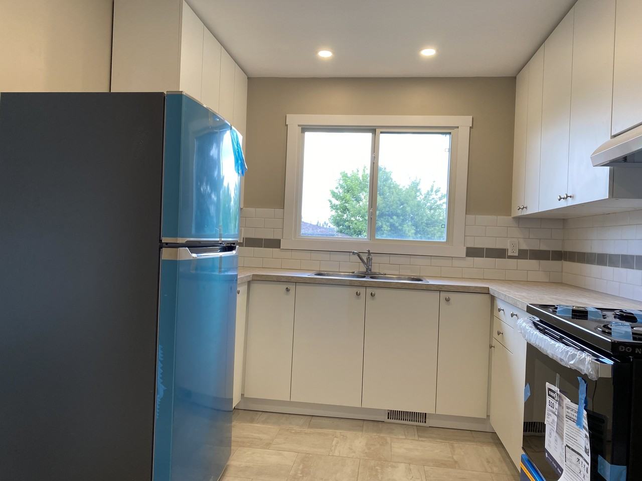 3429 19 Avenue Southeast - Photo 4 of 9