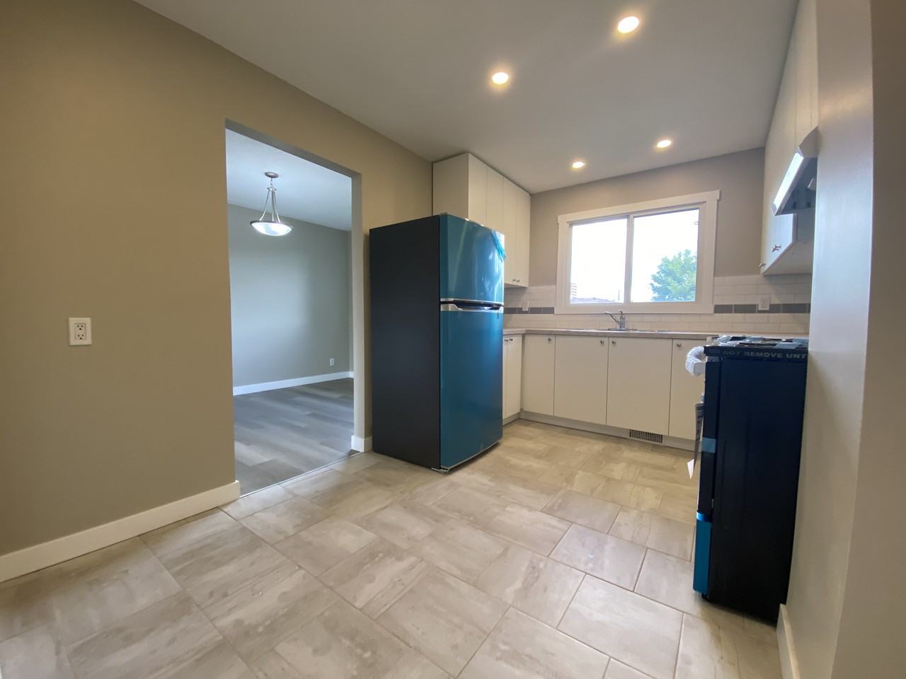 3429 19 Avenue Southeast - Photo 5 of 9