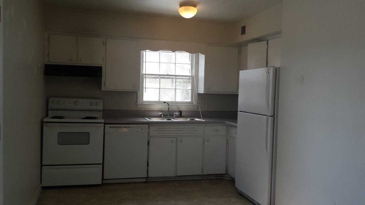 728 Welton Ave - Photo 3 of 8