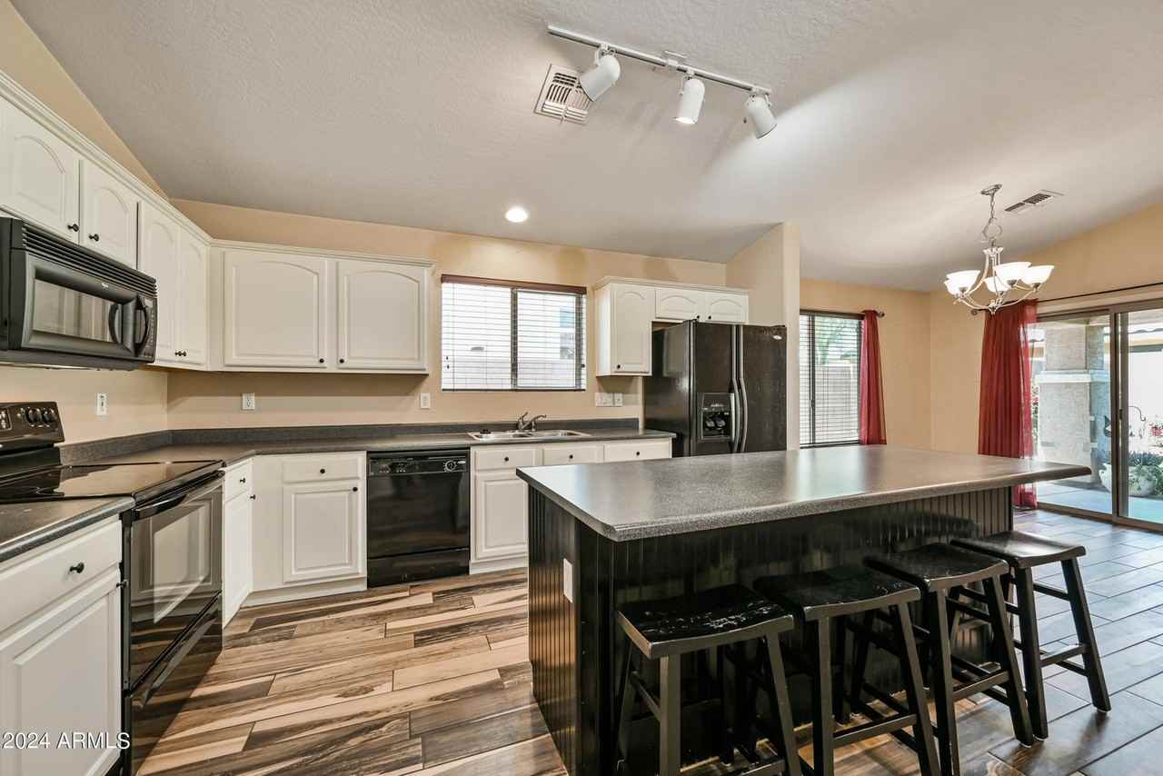 2992 East Blue Ridge Way - Photo 7 of 25