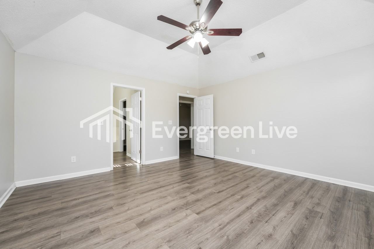 993 Brecken Ln - Photo 5 of 17