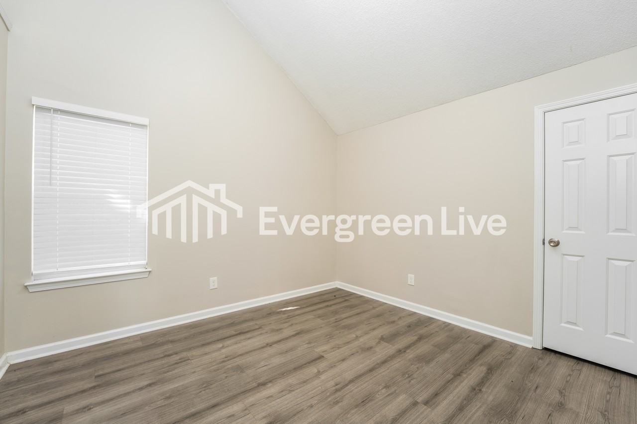 993 Brecken Ln - Photo 7 of 17