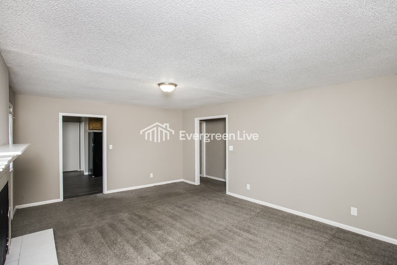 109 Duchess Trl - Photo 6 of 16