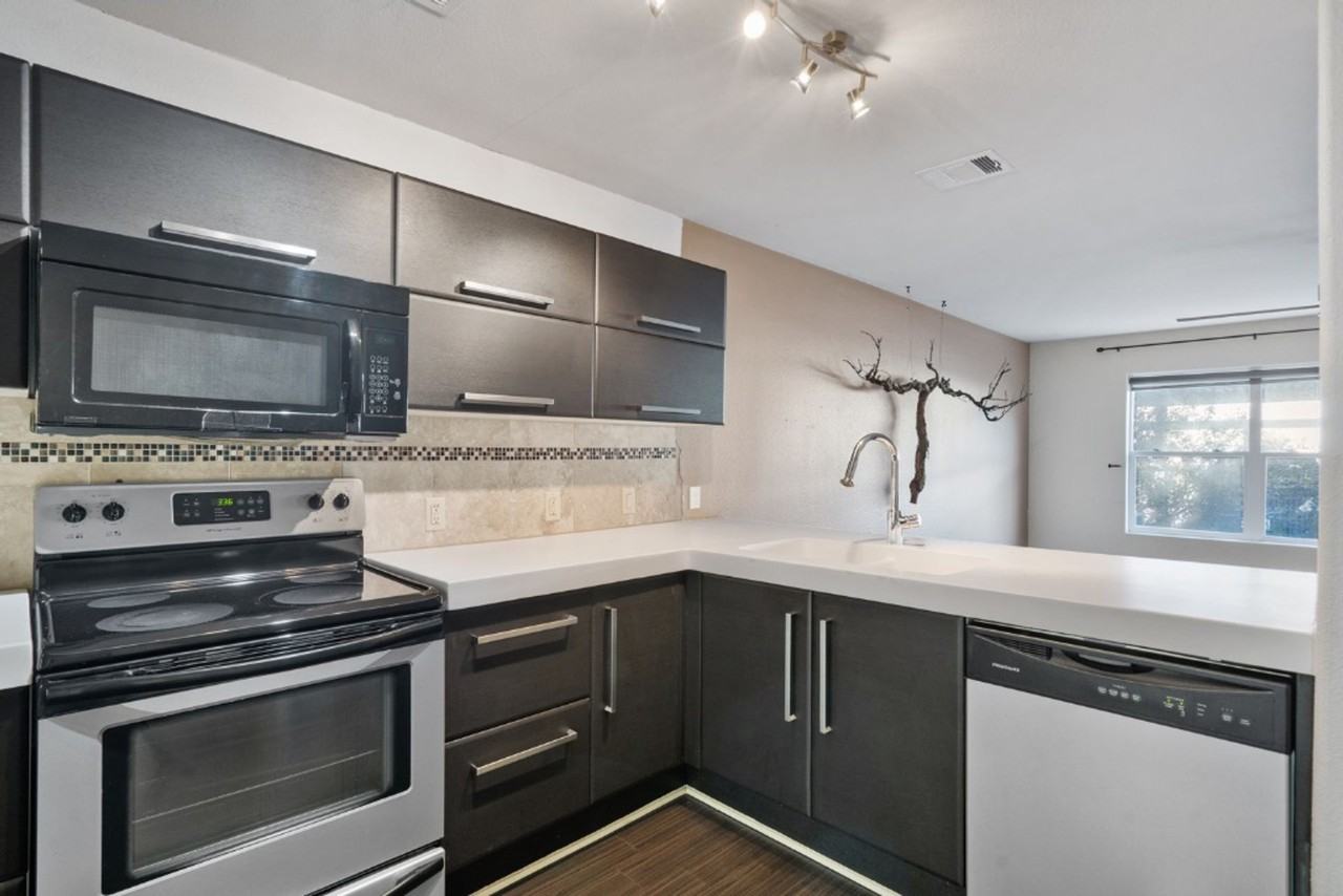 1101 Grove Blvd #206 - Photo 5 of 44