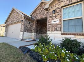 featured image of 1607 Silver Landing Trl