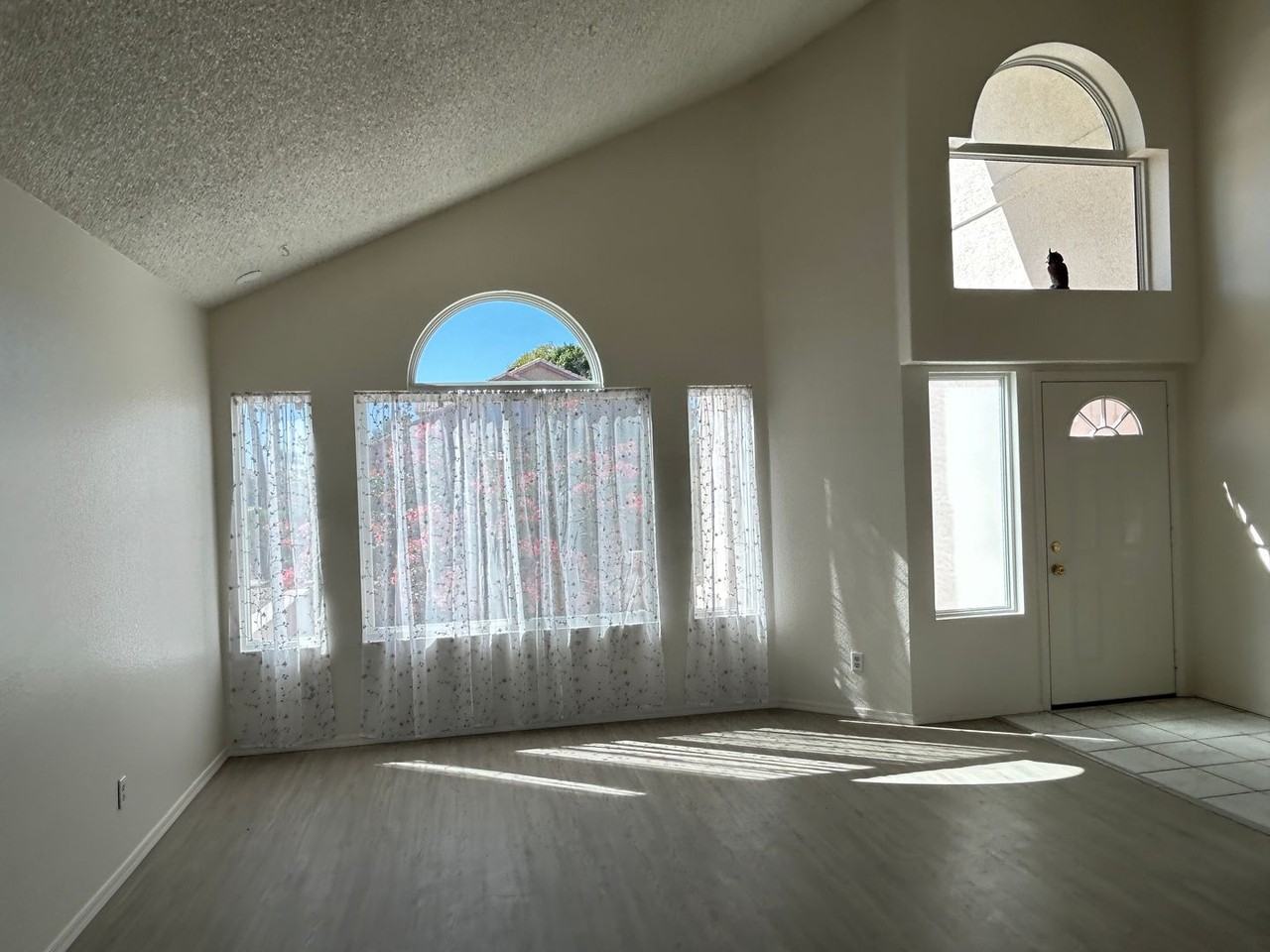 3121 North 113th Lane - Photo 2 of 36