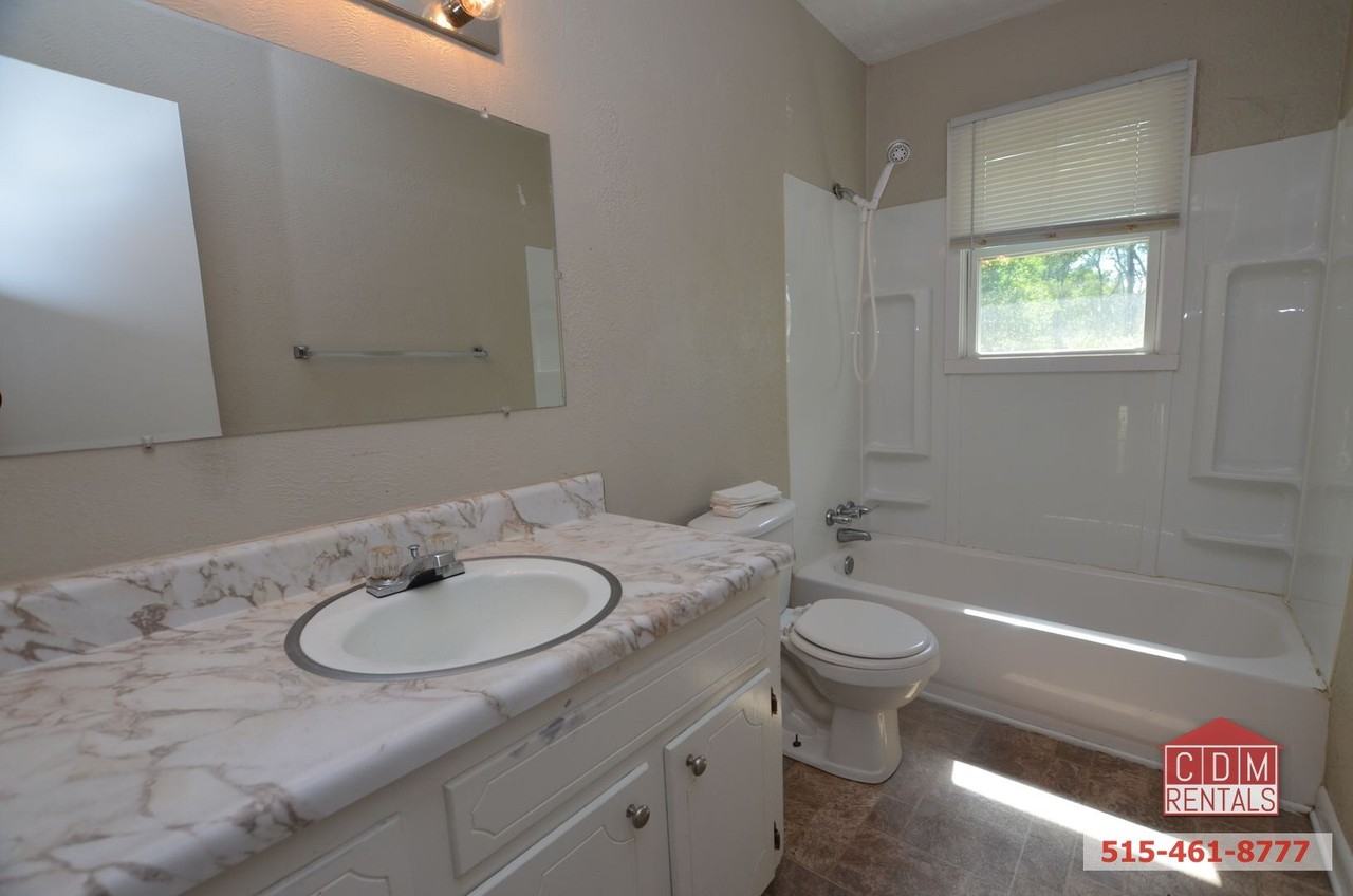 3312 E 36th Ct - Photo 7 of 9