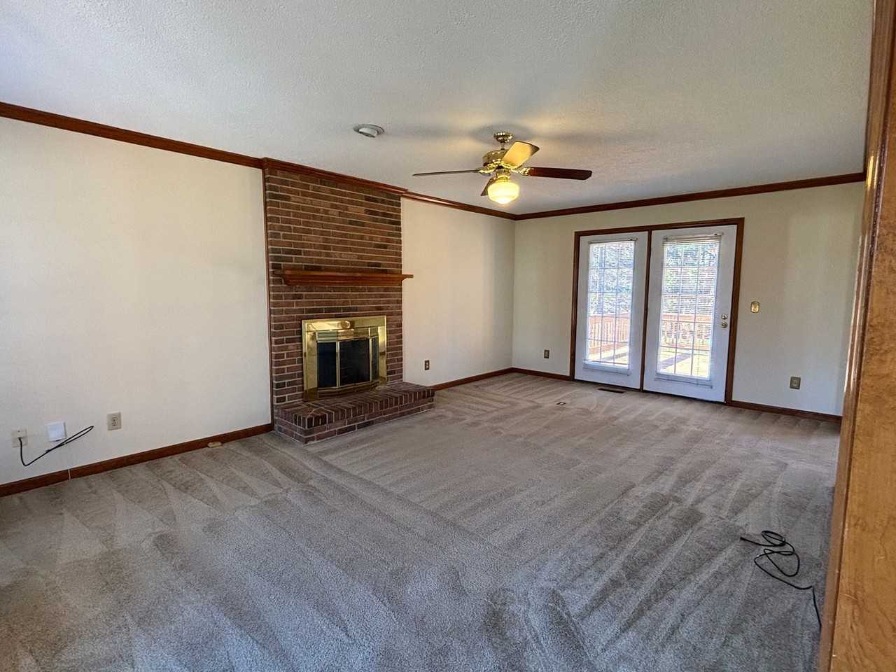 3202 Stonypointe Dr - Photo 5 of 20