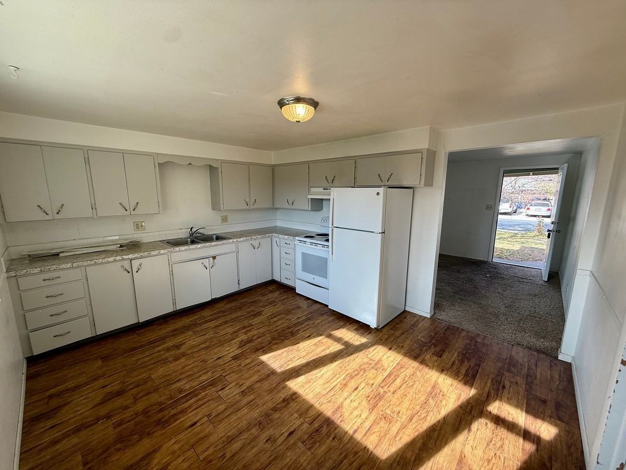 2622 Cedar Drive - Photo 4 of 21