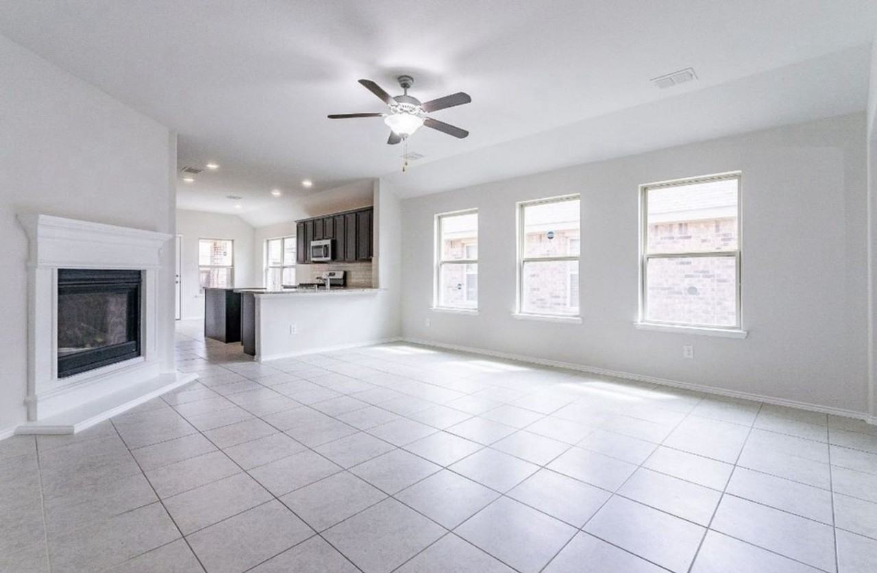 1495 Acmite Ave - Photo 3 of 16