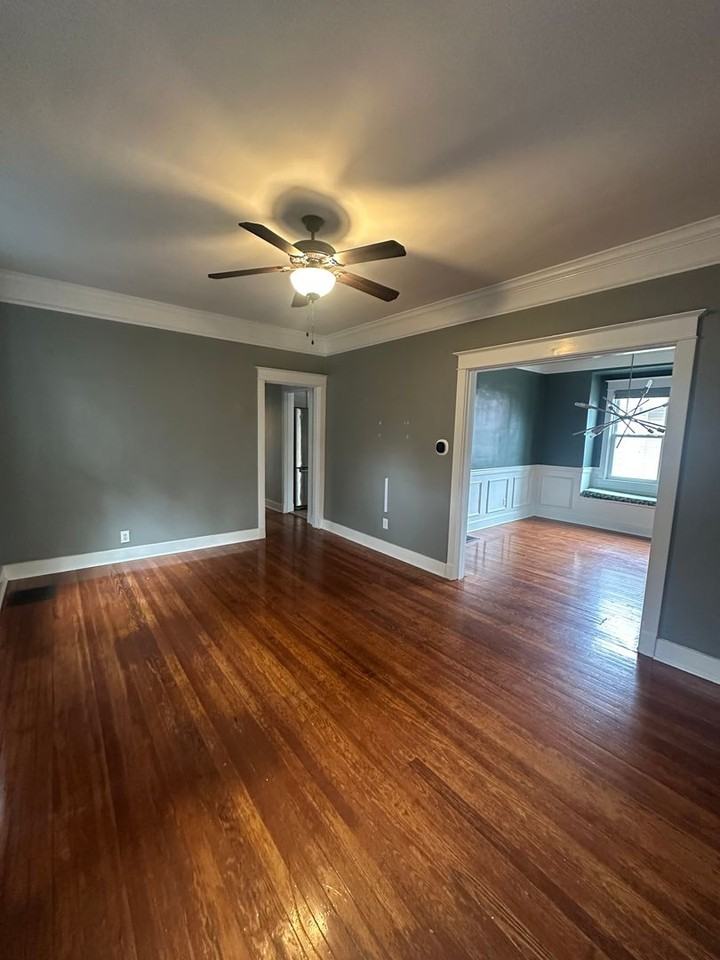 2223 Eastview Avenue - Photo 3 of 25