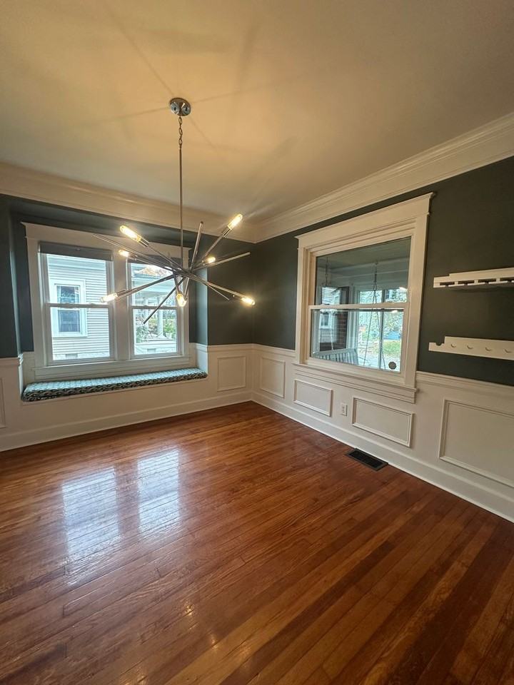 2223 Eastview Avenue - Photo 5 of 25