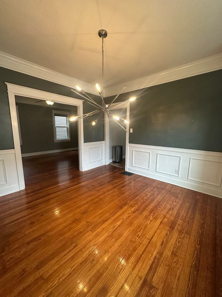 2223 Eastview Avenue - Photo 6 of 25