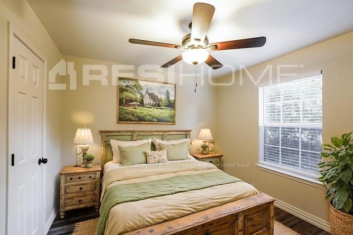 2719 Gertrude Ave - Photo 7 of 16