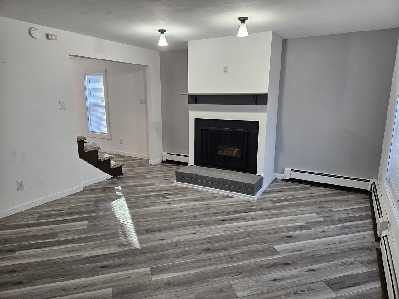 565 Edward Street - Photo 2 of 12