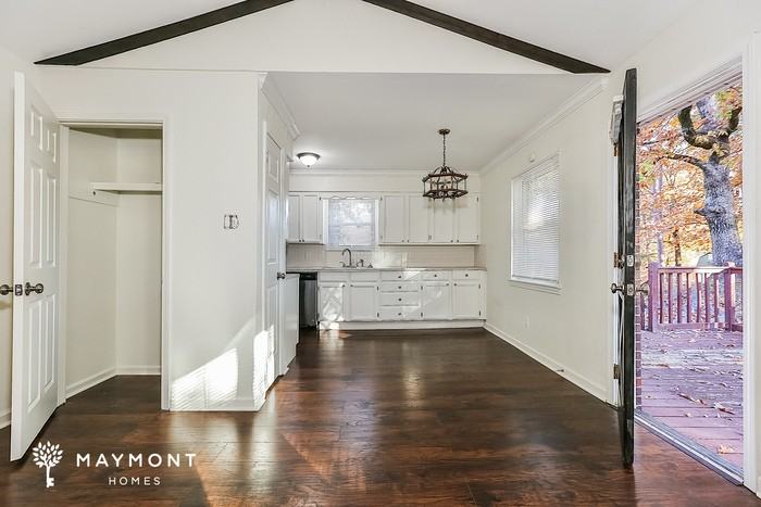 1401 Jennifer Dr - Photo 7 of 14