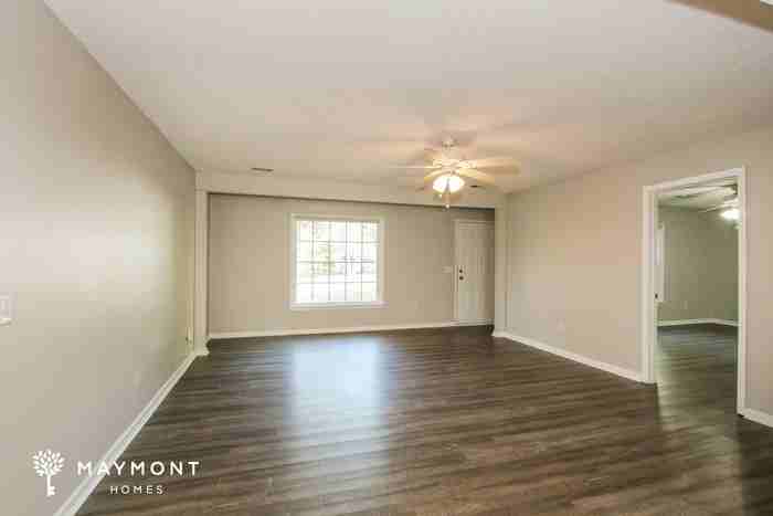 10 Market Hall Ct - Photo 4 of 11