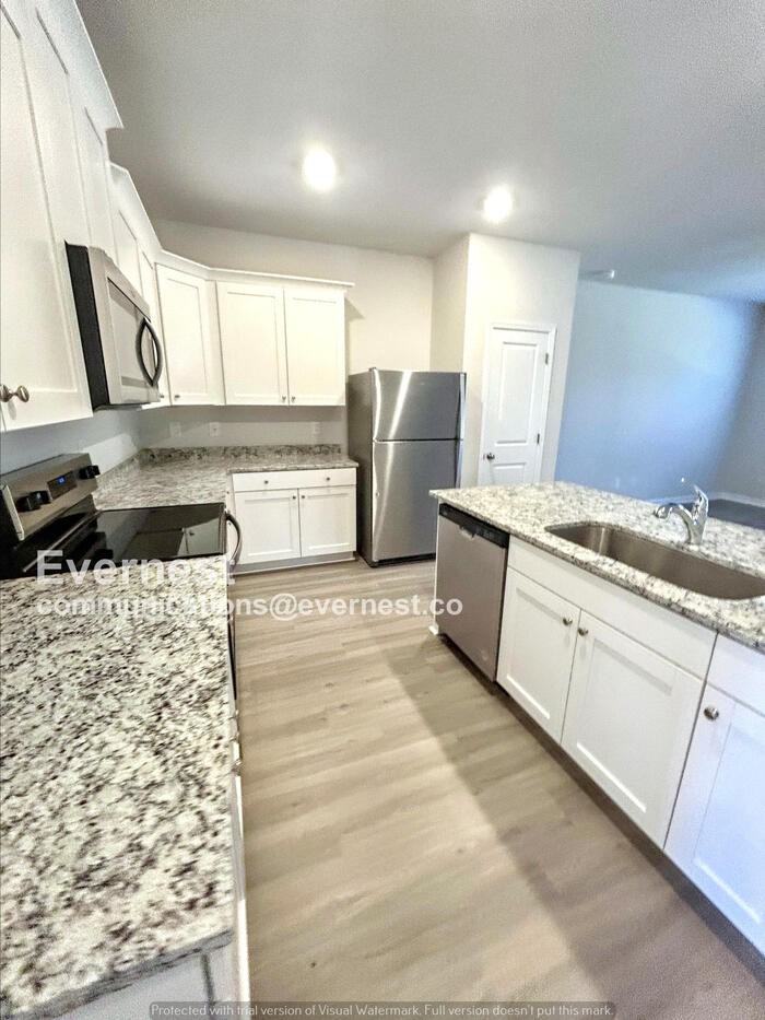 2106 Willow Glen Dr - Photo 3 of 14