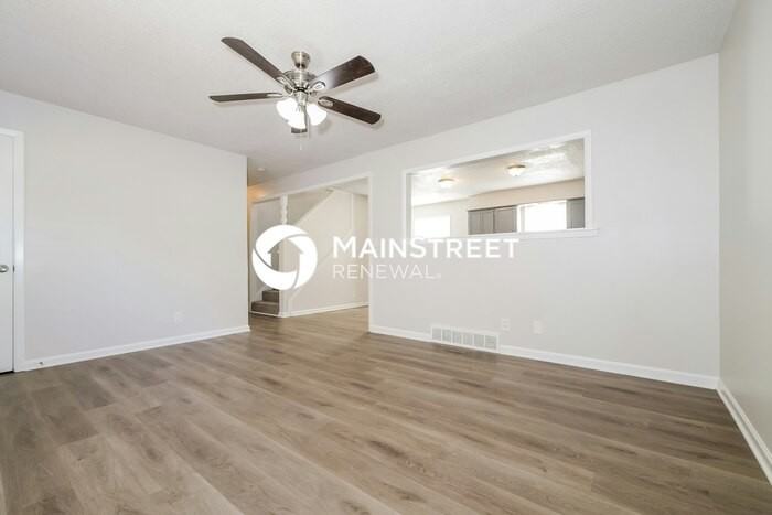 403 East 9th Street - Photo 4 of 20