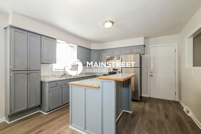 403 East 9th Street - Photo 5 of 20