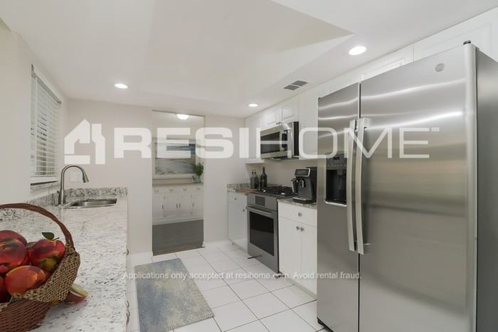 14304 Knoll Ridge Dr - Photo 2 of 21