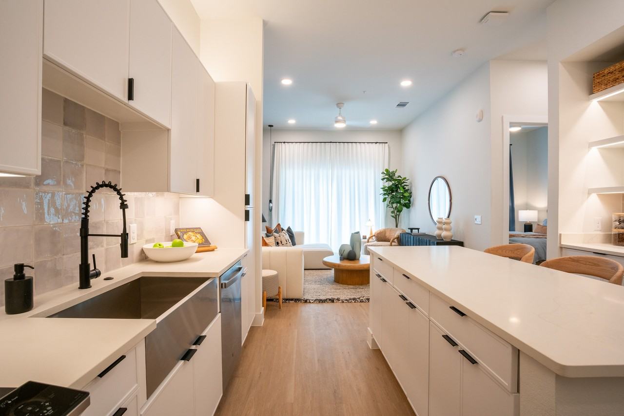 Lantower Midtown - Photo 2 of 50