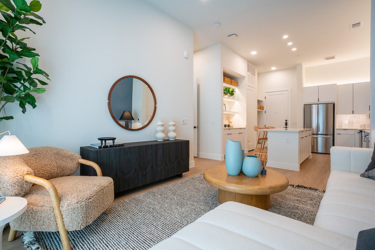 Lantower Midtown - Photo 5 of 50