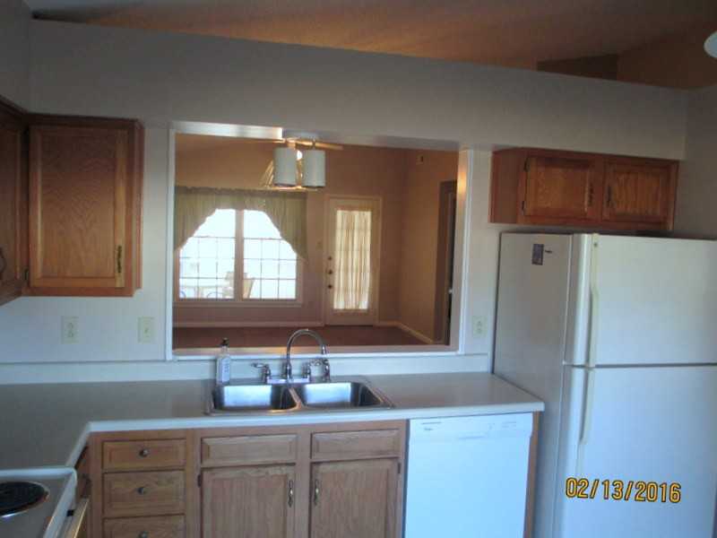 304 Carriage House Ct - Photo 3 of 13