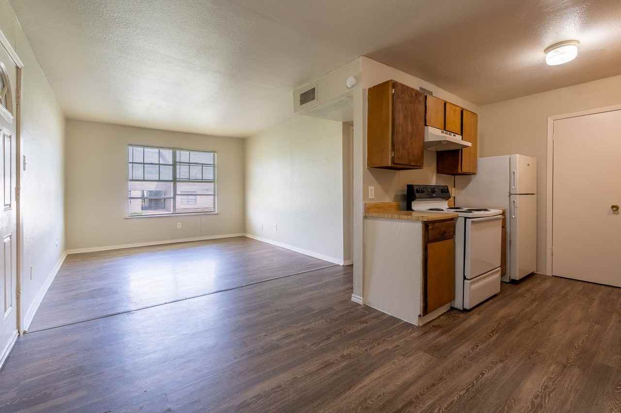 Marlin Manor Apartments - Photo 5 of 10