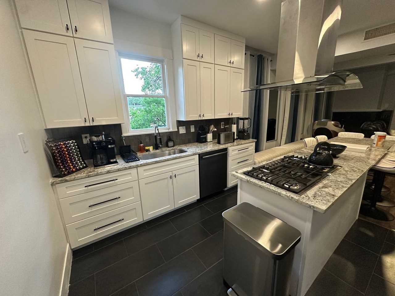 3210 Hampton Rd ##B - Photo 5 of 50