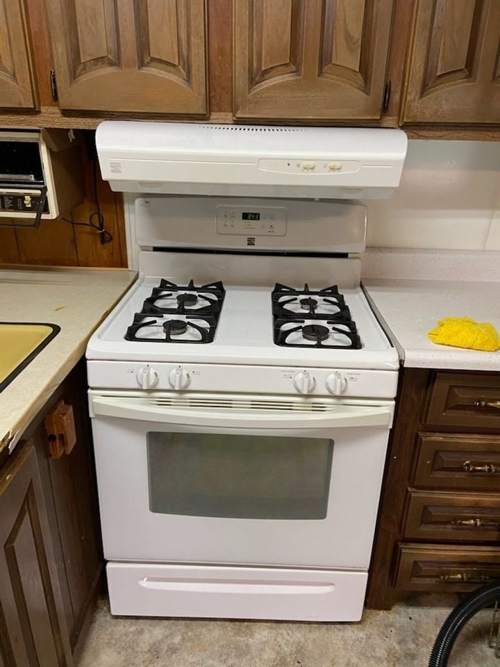 Cottonwood Village LLC - Photo 7 of 19