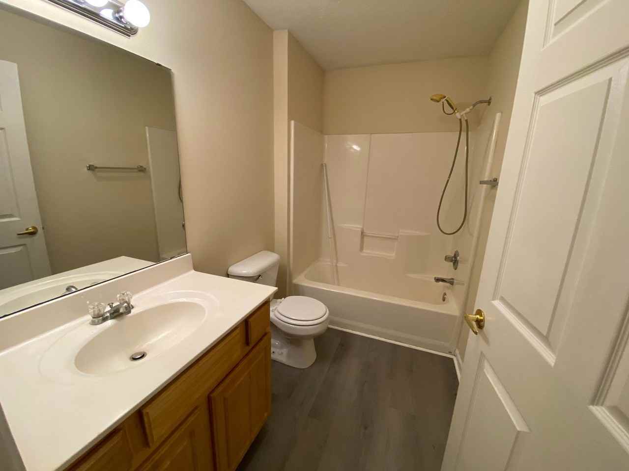 Sunnyside Apts - Photo 4 of 9