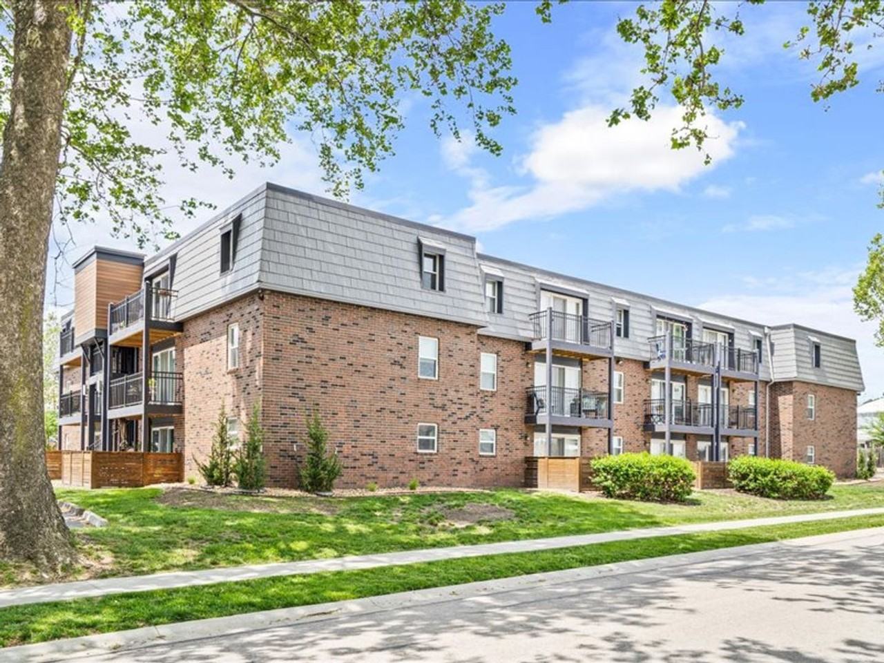 28-01 Mission Hill-Woodson - Photo 2 of 8