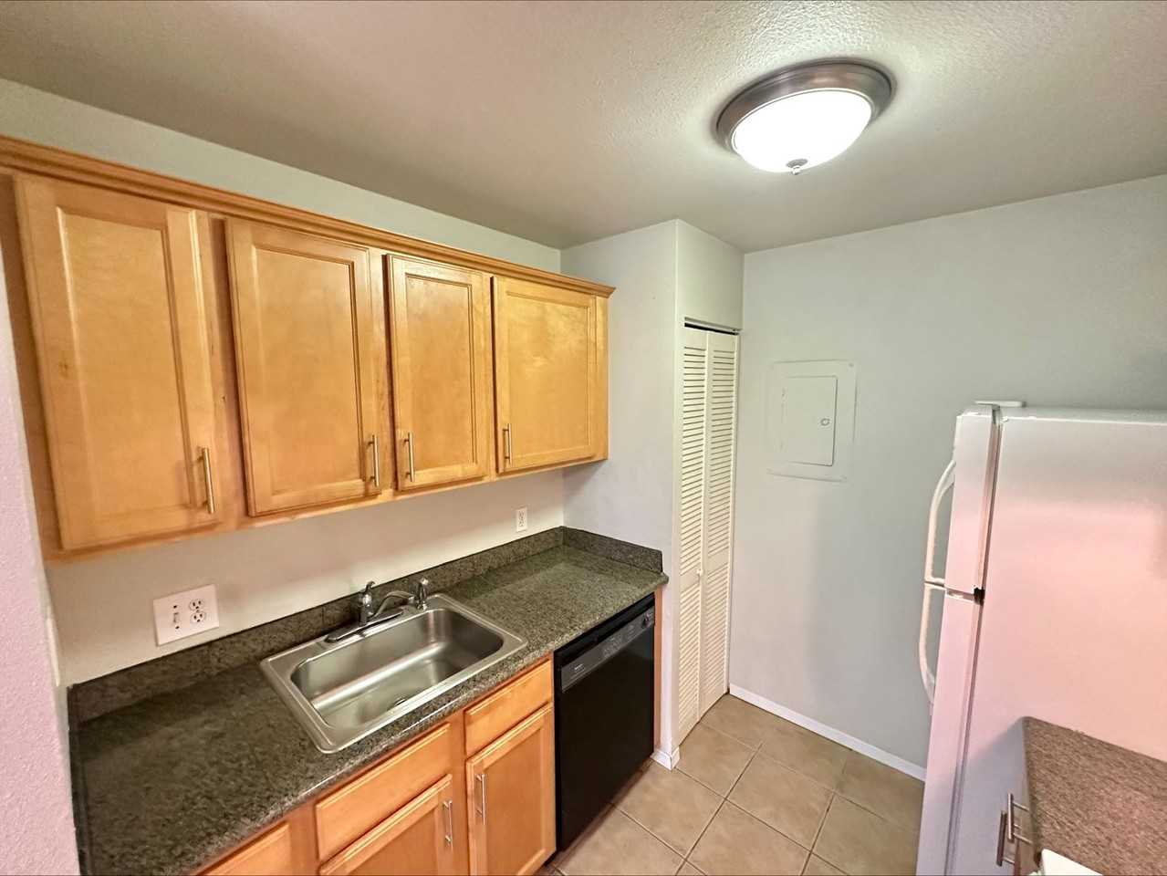 6105 N 16th St #N103 - Photo 5 of 20