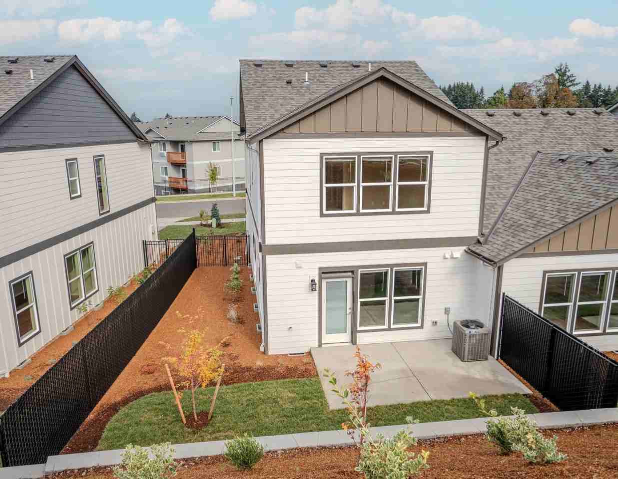 LIBERTY CREST TOWNHOMES - Photo 5 of 13