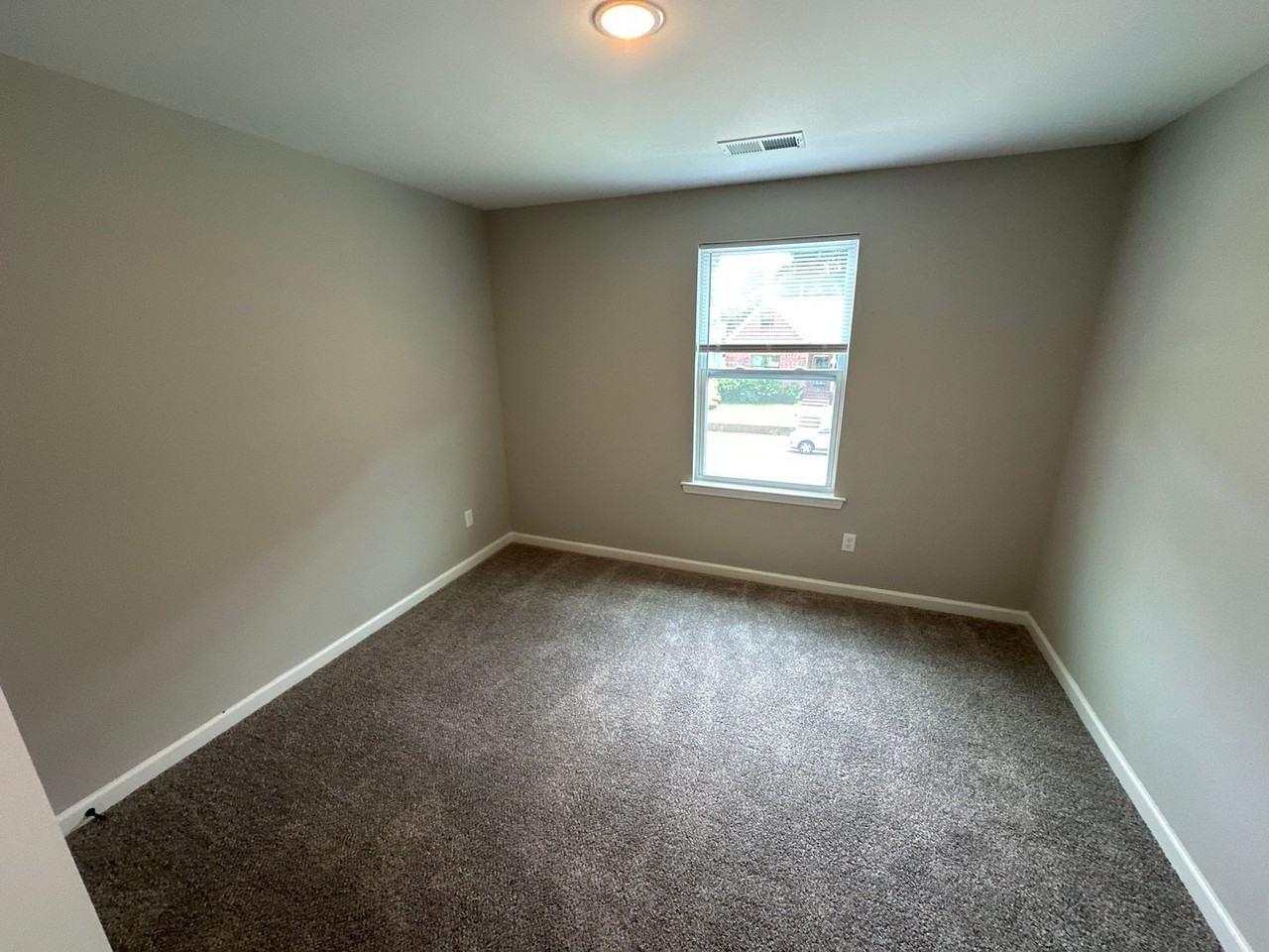 873 Decatur St - Photo 5 of 11