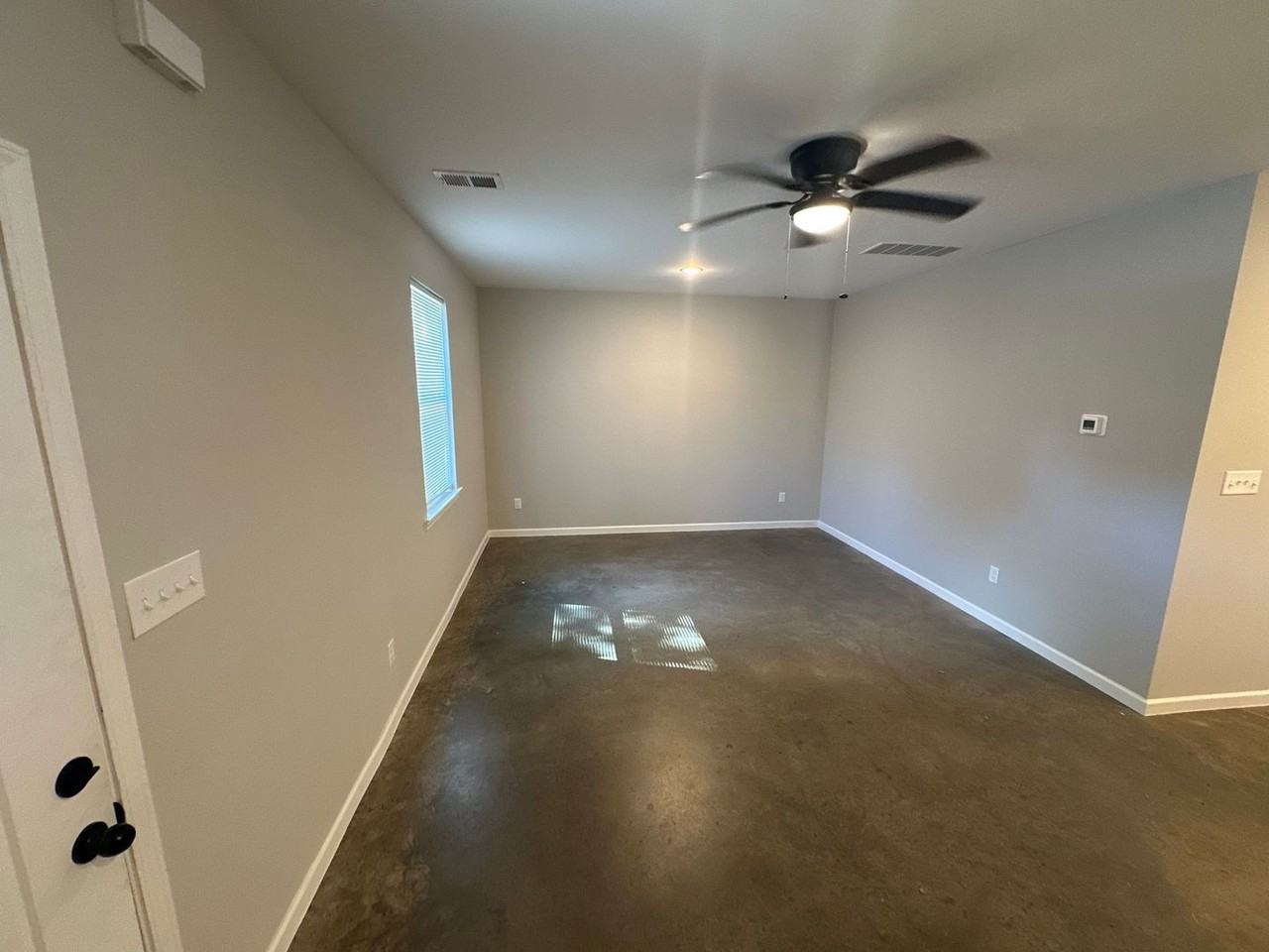 873 Decatur St - Photo 6 of 11