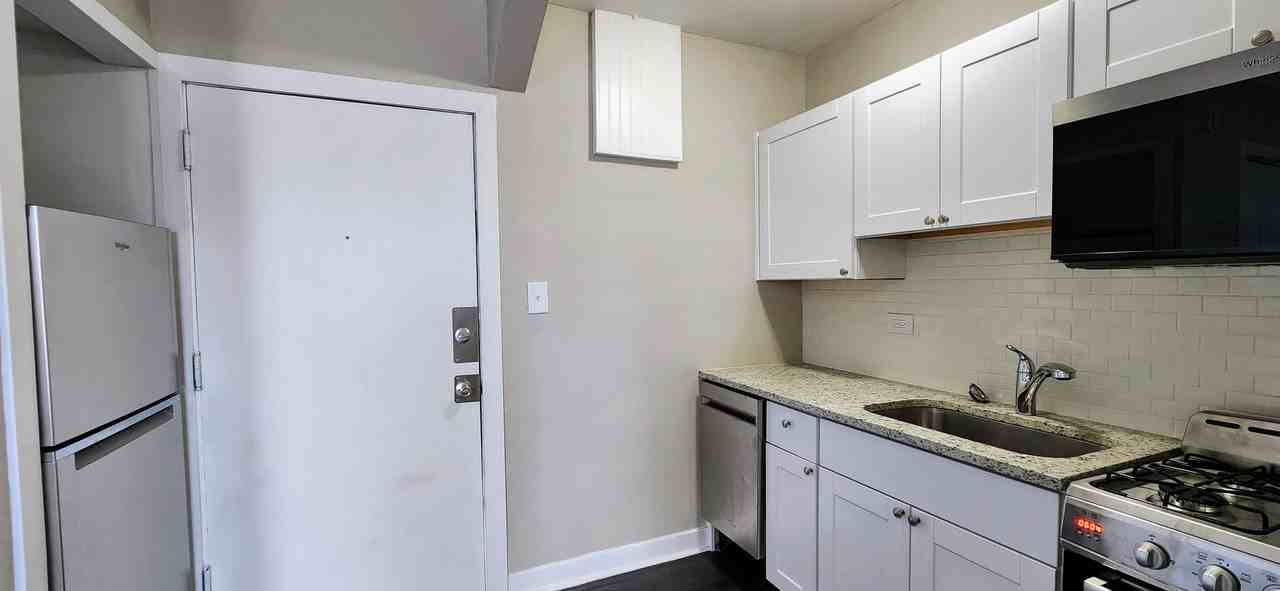 4764 N Virginia Ave #303 - Photo 5 of 8