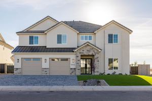 featured image of 2910 E Yavin Way